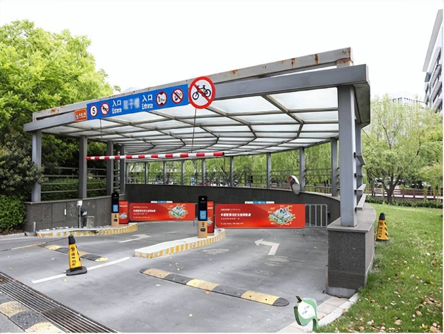 智能停车广告道闸通往智华体会·中国慧社区生态新道路(图2)