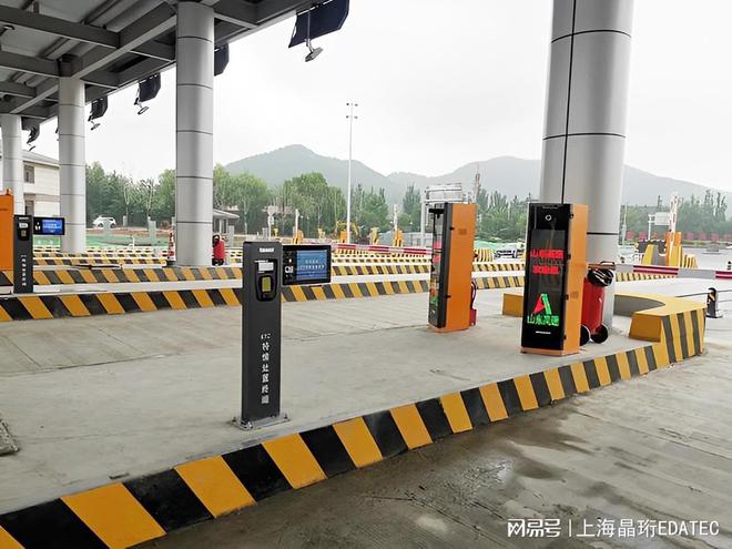 上海晶珩工业华体会tht登入一体机也能用于智能停车场！(图1)