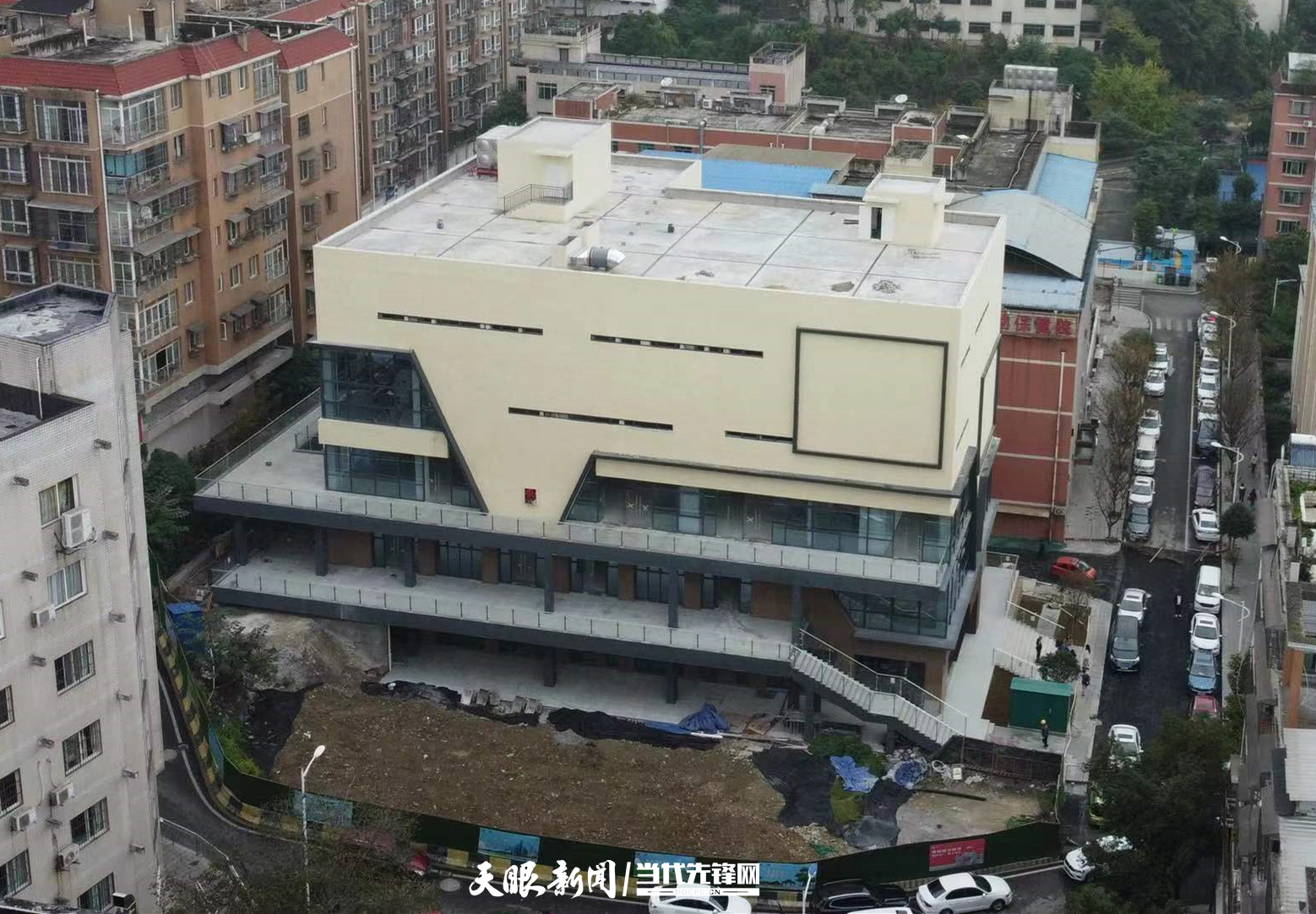 华体会·中国预计年底前投入使用 息烽中医院智慧停车场项目基本完工(图1)